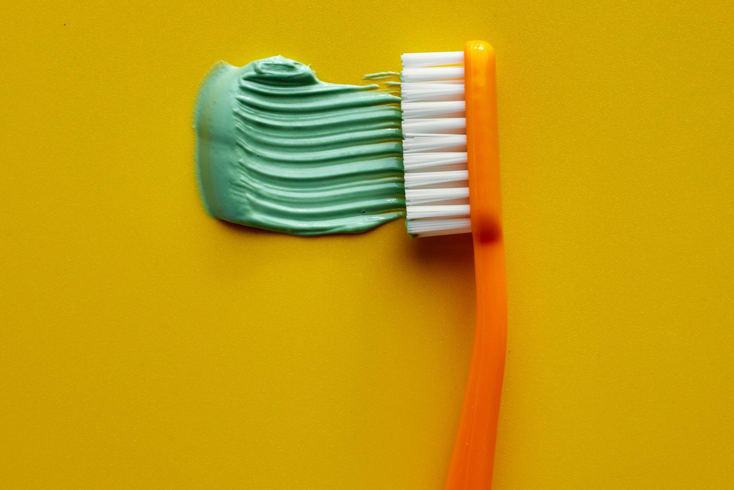 Jewelry cleaning with tooth paste