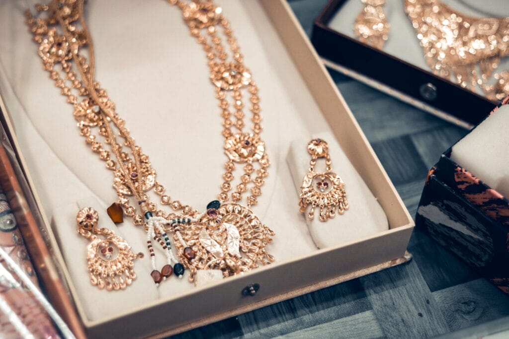 Gold Necklace Designs for girls